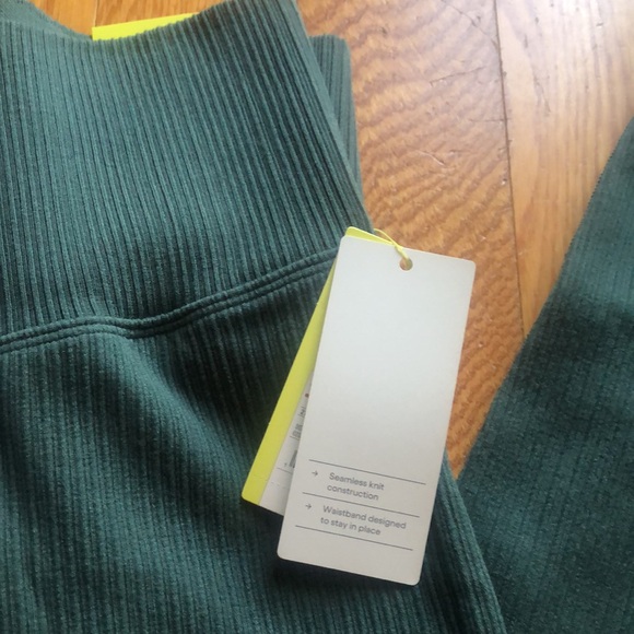 All in Motion Green High Rise Ribbed Leggings - Picture 4 of 4